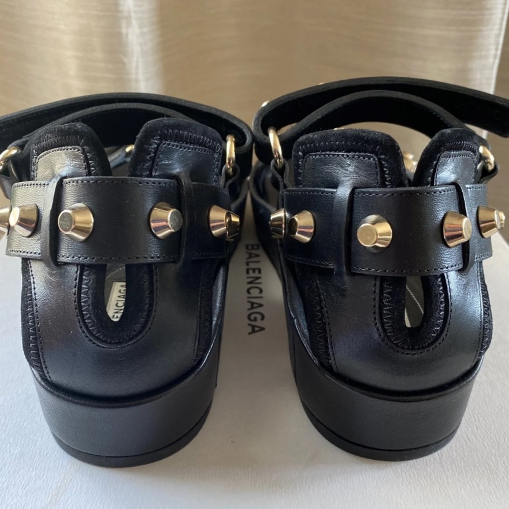 Balenciaga - Picture 4 of 6